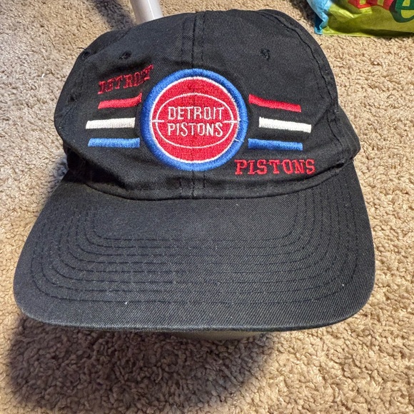 Vintage Detroit Pistons Official NBA licensed Cap - Picture 1 of 6
